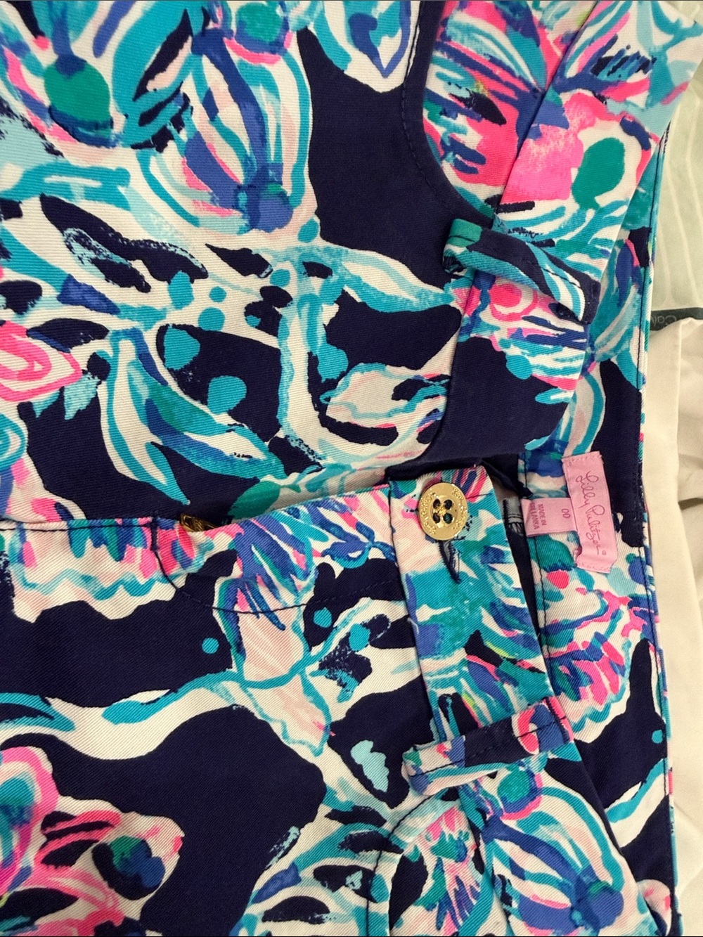 Lilly Pulitzer brand new  Navy Floral Pattern 4 pocket  with Teal and Pink